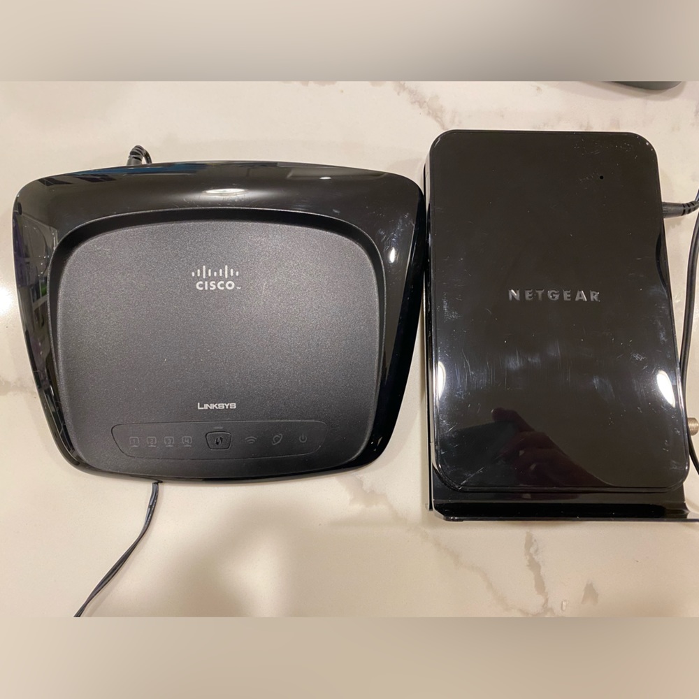 Cable Modem and Router Combo Netgear CM500 / Linksys WRT54G2 V1
